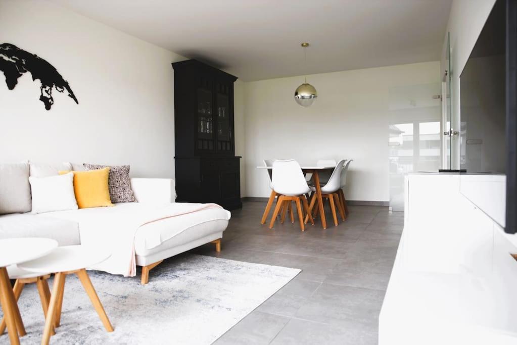 Charming Modern 2 Bedroom Apartment Alzingen Εξωτερικό φωτογραφία