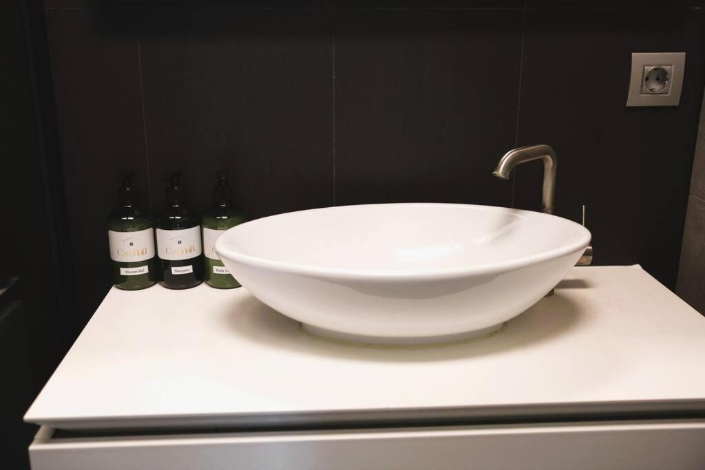 Charming Modern 2 Bedroom Apartment Alzingen Εξωτερικό φωτογραφία